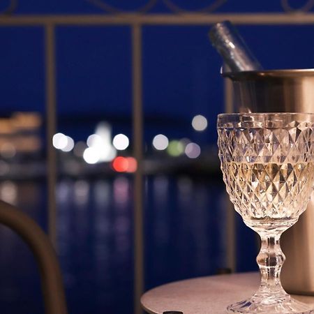 ארמופוליס Emilia Suites מראה חיצוני תמונה