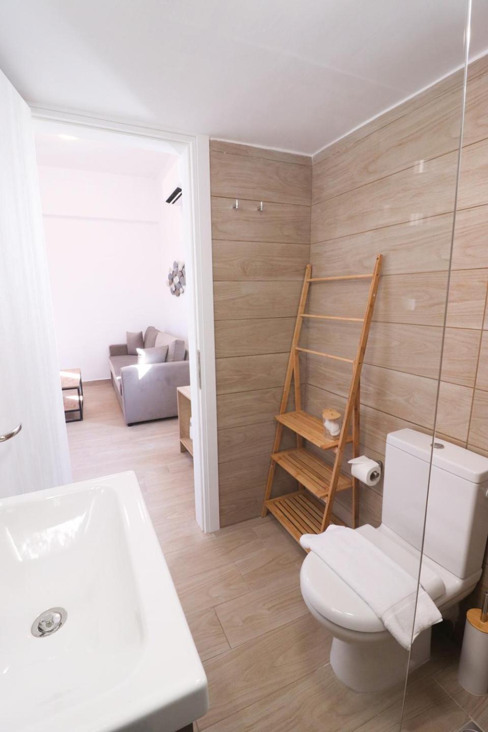 ארמופוליס Emilia Suites מראה חיצוני תמונה