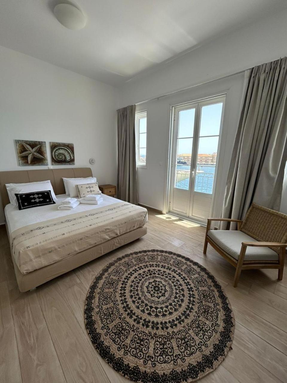 ארמופוליס Emilia Suites מראה חיצוני תמונה